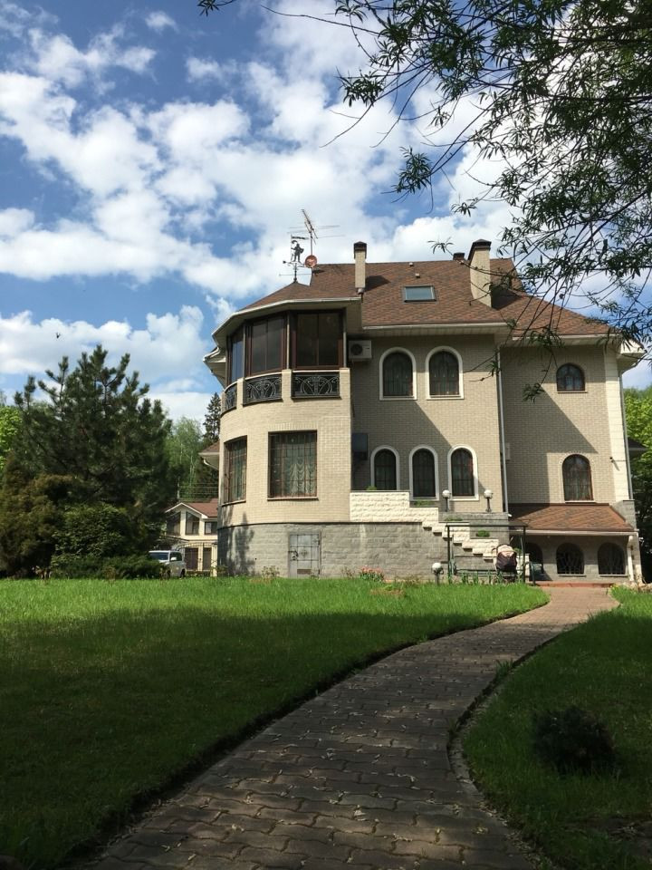 Дом, 500 м², Мытищи