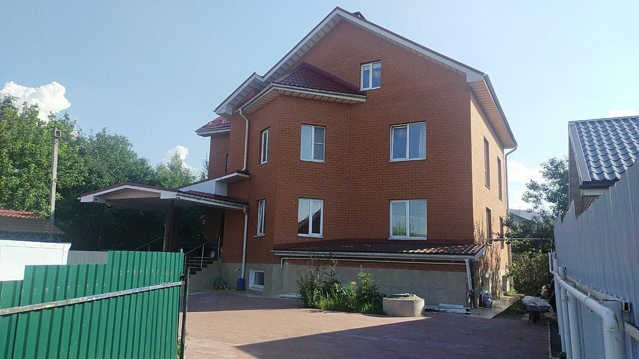 Дом, 400 м², Виноградово