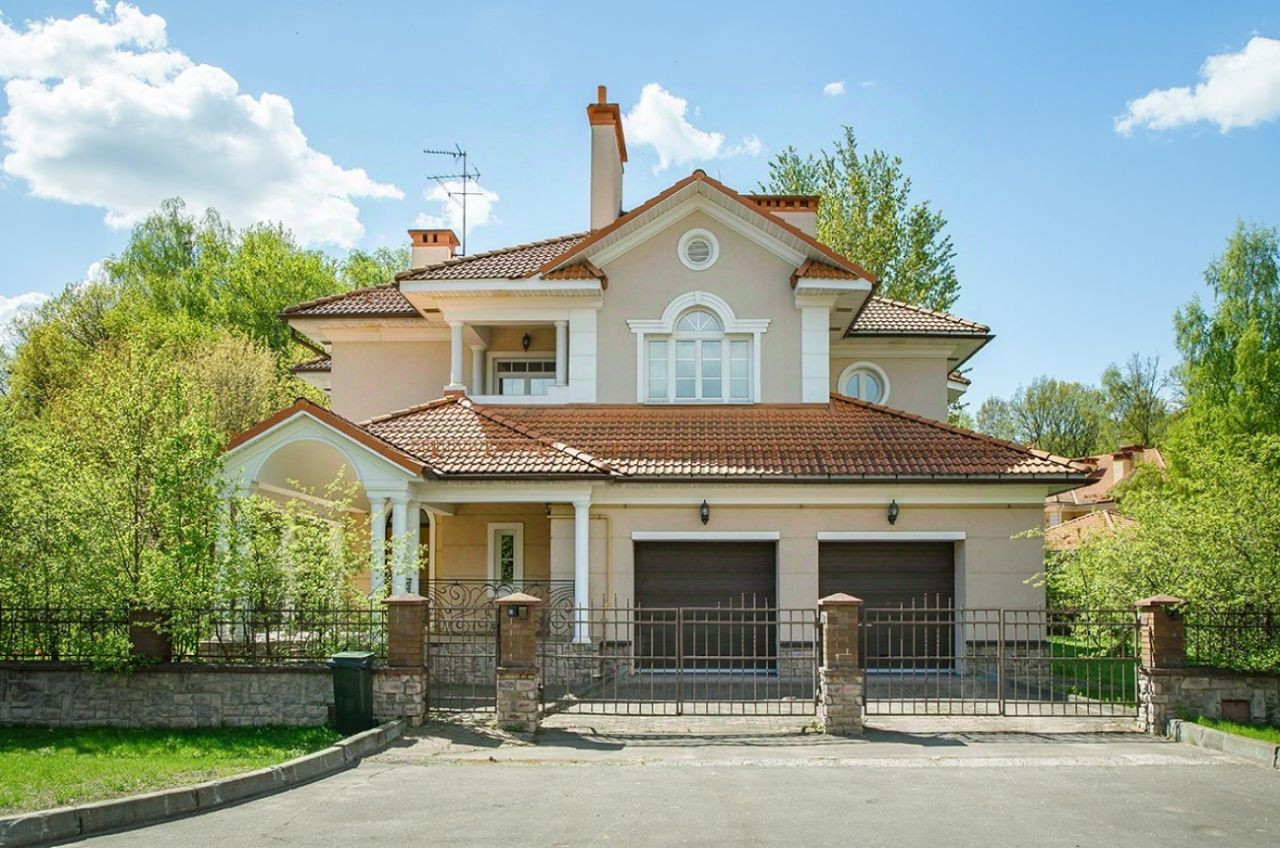 Дом, 500 м², Вешки