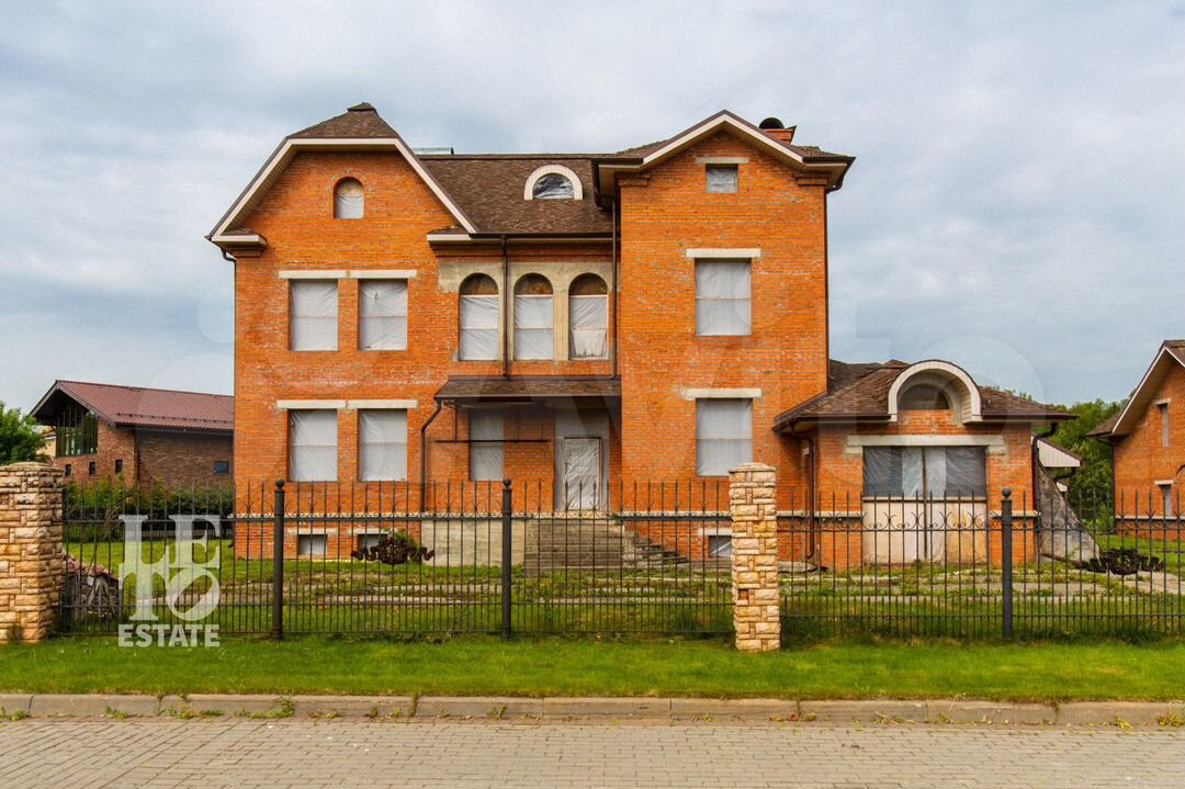 Дом, 640 м², Мытищи