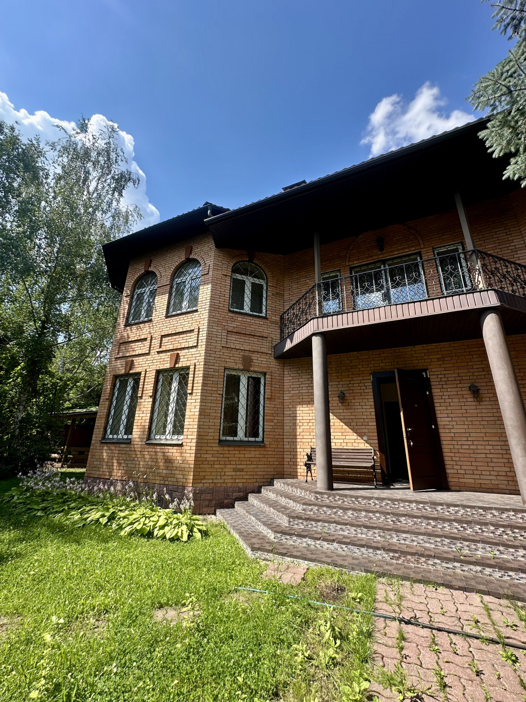 Дом, 370 м²