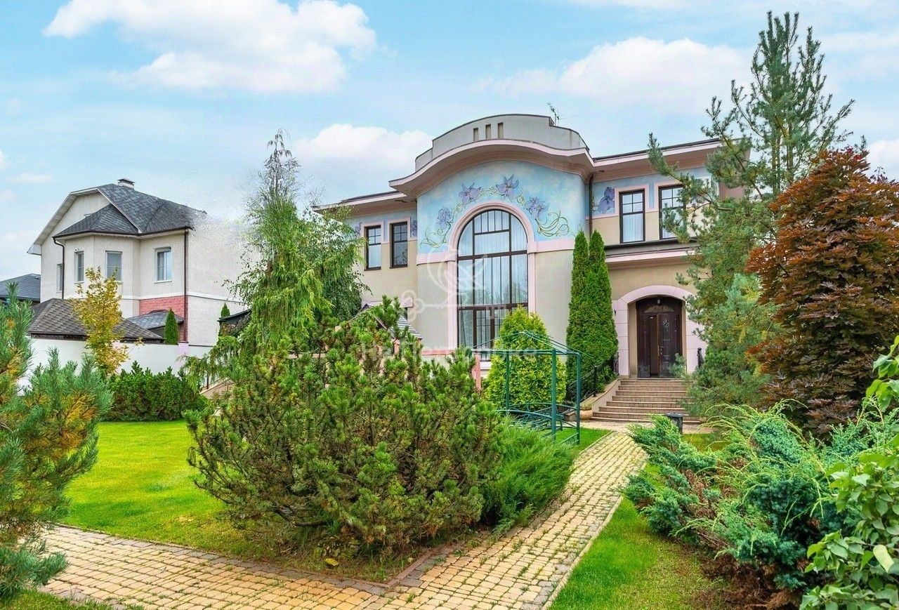 Дом, 630 м², Балашиха