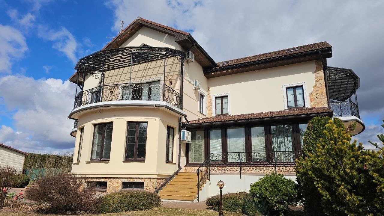 Дом, 470 м², Мытищи